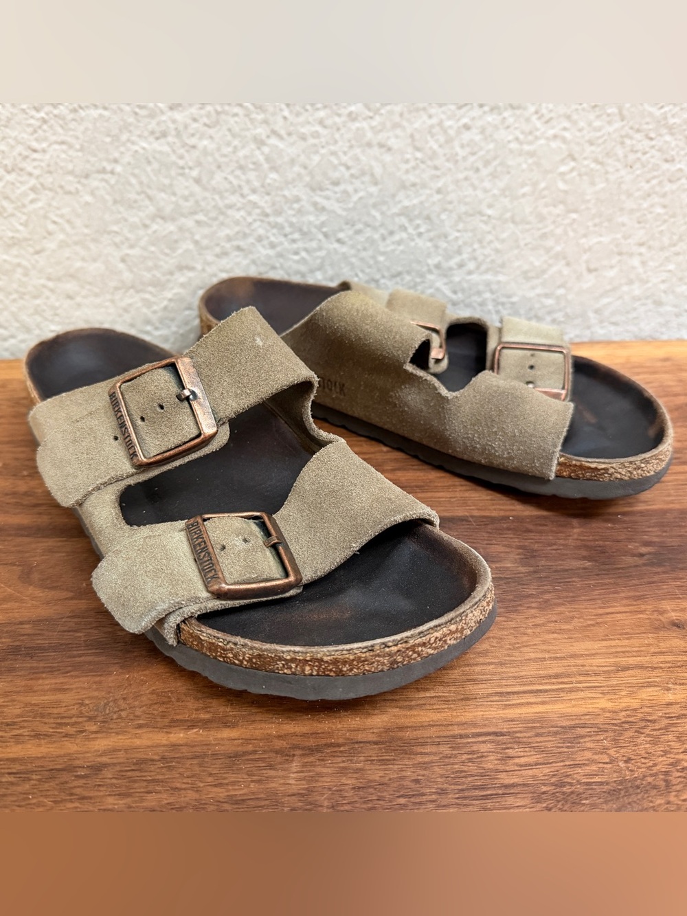 Women’s 7.5 (38) Birkenstock Sandals, tan